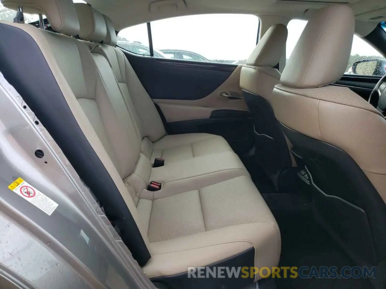 10 Photograph of a damaged car 58ABZ1B15KU014518 LEXUS ES350 2019
