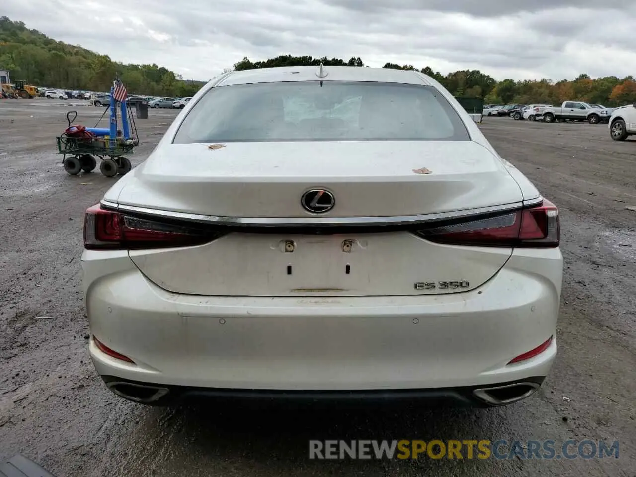6 Photograph of a damaged car 58ABZ1B15KU018603 LEXUS ES350 2019
