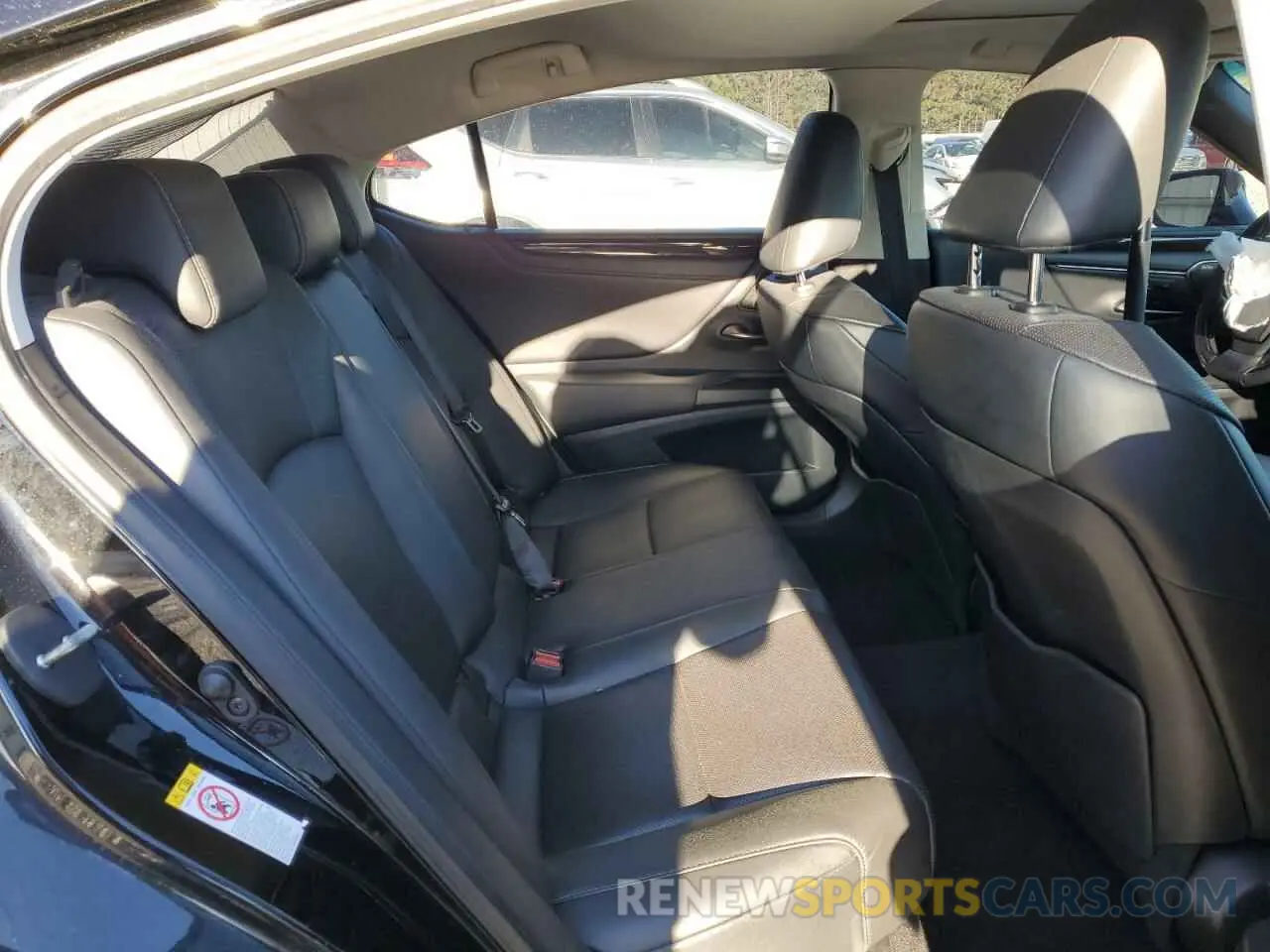 10 Photograph of a damaged car 58ABZ1B15KU021548 LEXUS ES350 2019