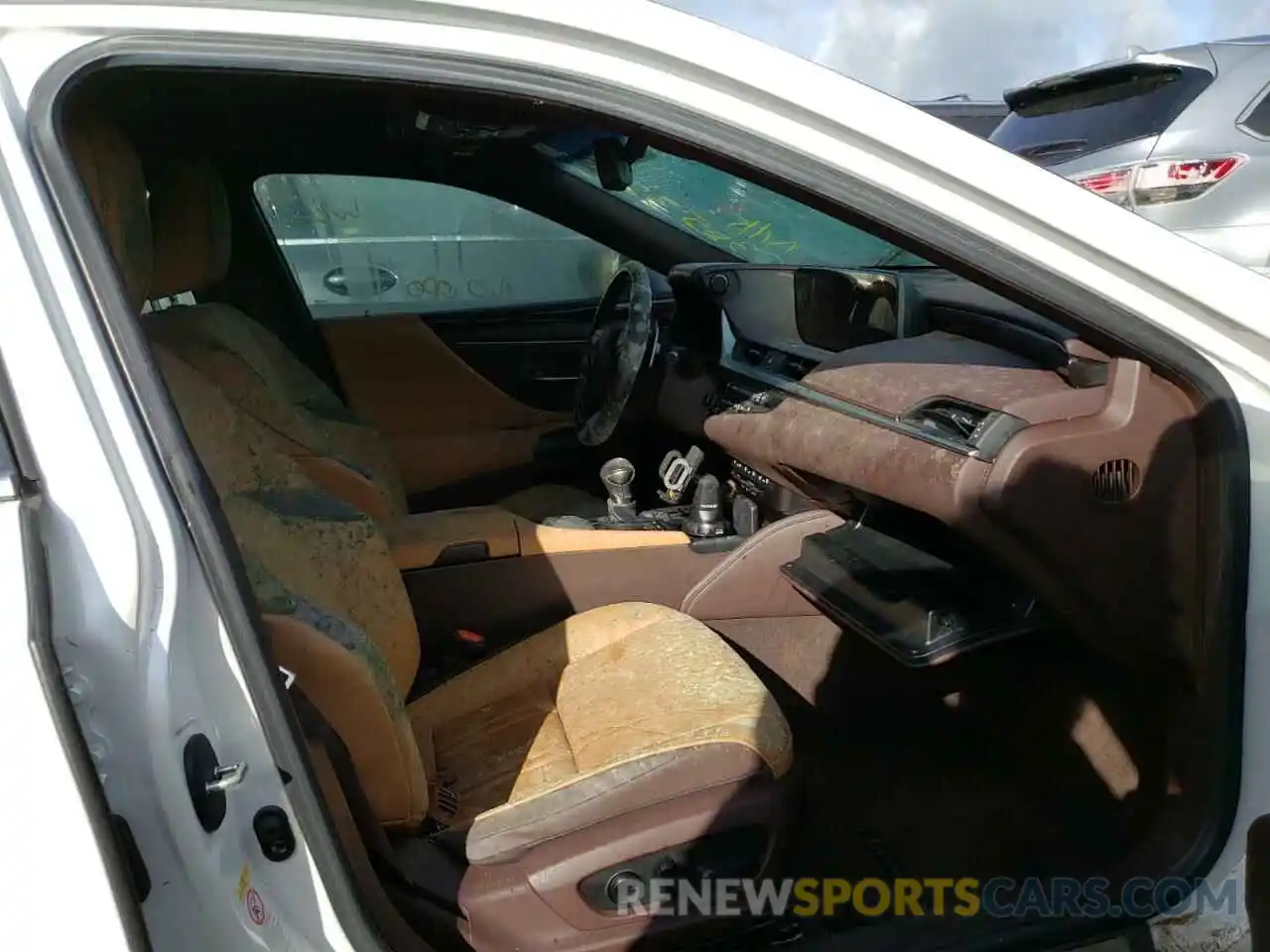 5 Photograph of a damaged car 58ABZ1B15KU021761 LEXUS ES350 2019