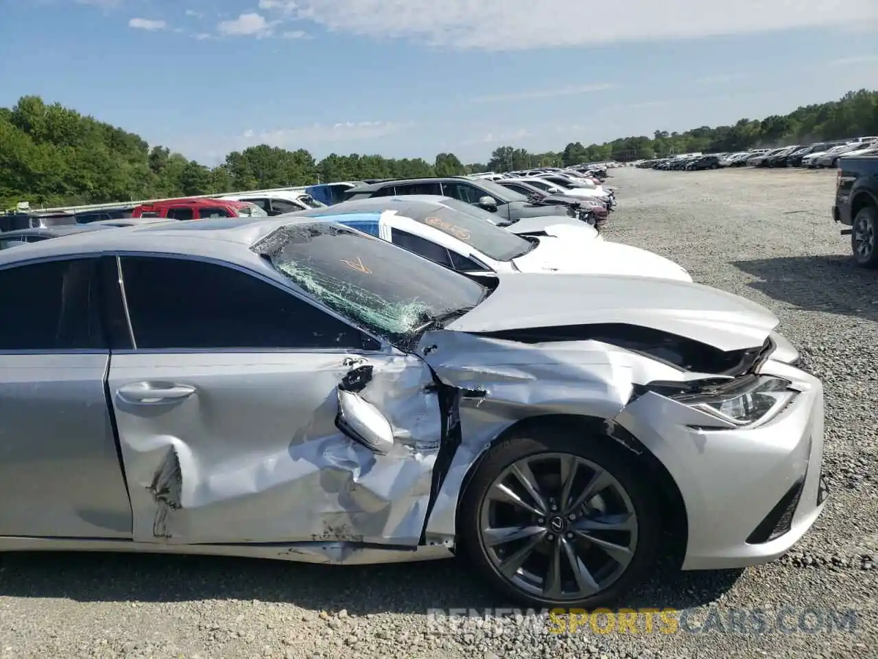 9 Photograph of a damaged car 58ABZ1B15KU036079 LEXUS ES350 2019