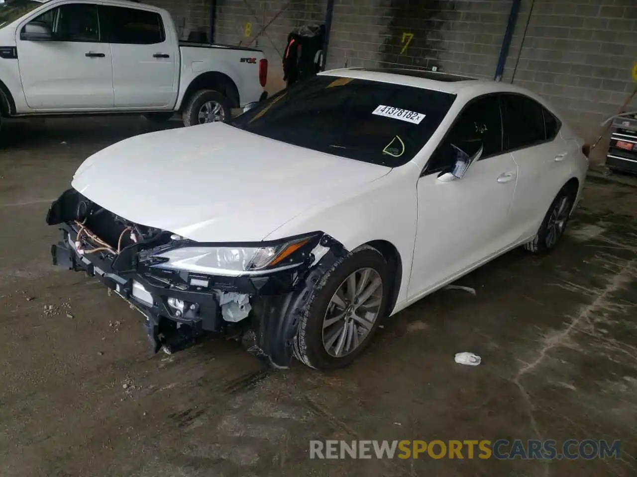 2 Photograph of a damaged car 58ABZ1B15KU045591 LEXUS ES350 2019