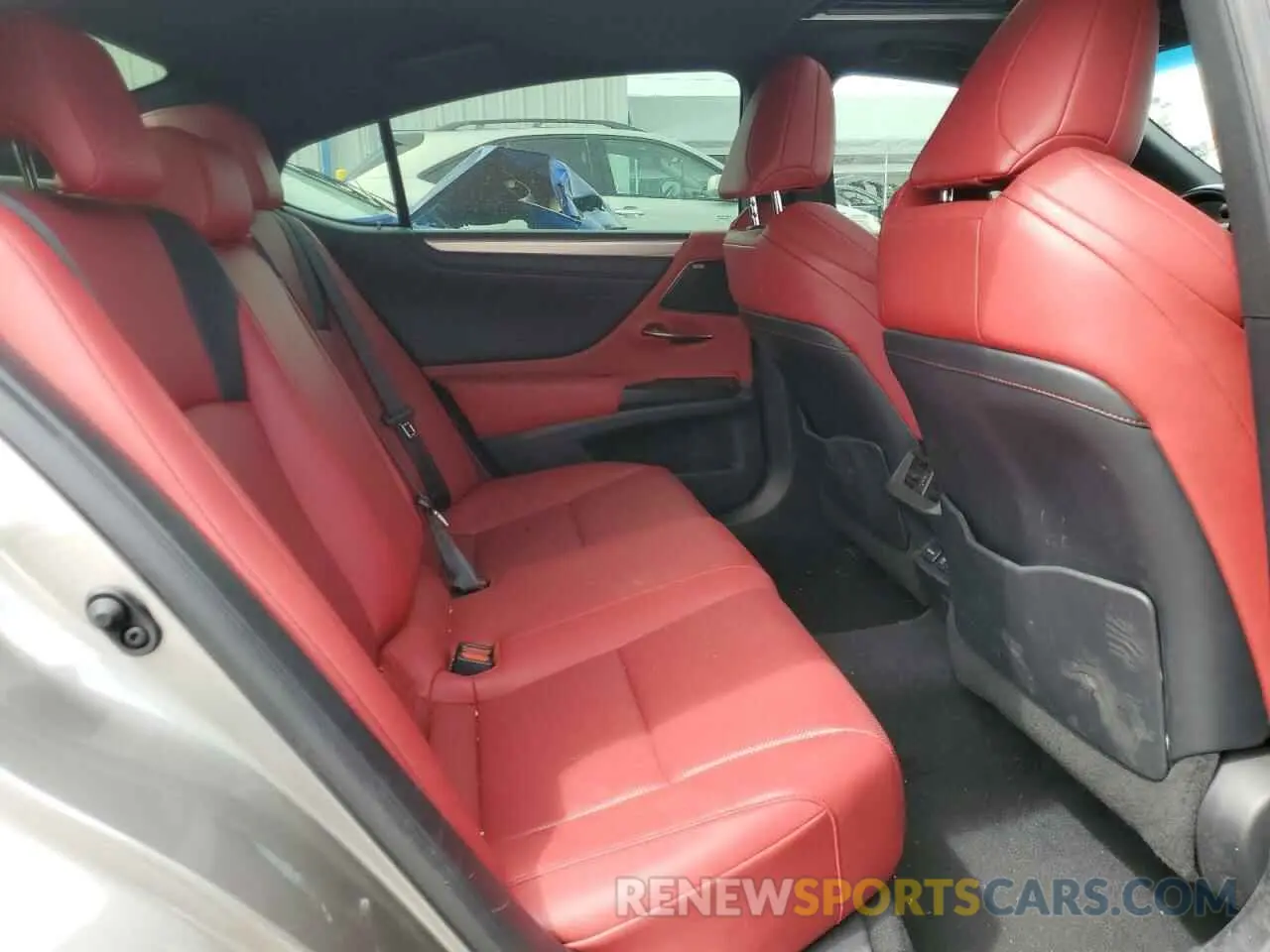10 Photograph of a damaged car 58ABZ1B15KU050371 LEXUS ES350 2019