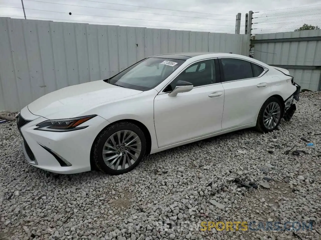 1 Photograph of a damaged car 58ABZ1B16KU006640 LEXUS ES350 2019