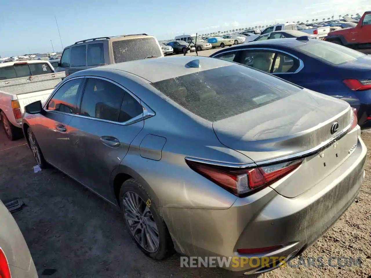 3 Photograph of a damaged car 58ABZ1B16KU021039 LEXUS ES350 2019