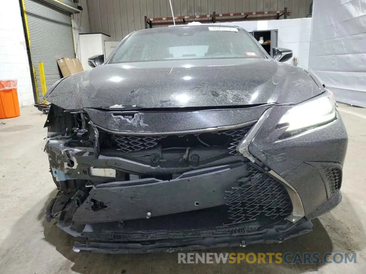 5 Photograph of a damaged car 58ABZ1B16KU027584 LEXUS ES350 2019