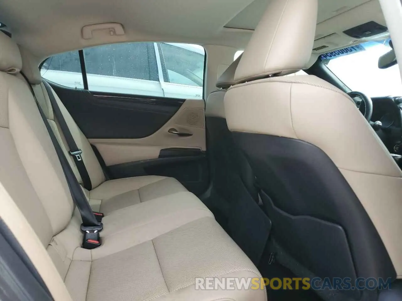 10 Photograph of a damaged car 58ABZ1B16KU031182 LEXUS ES350 2019