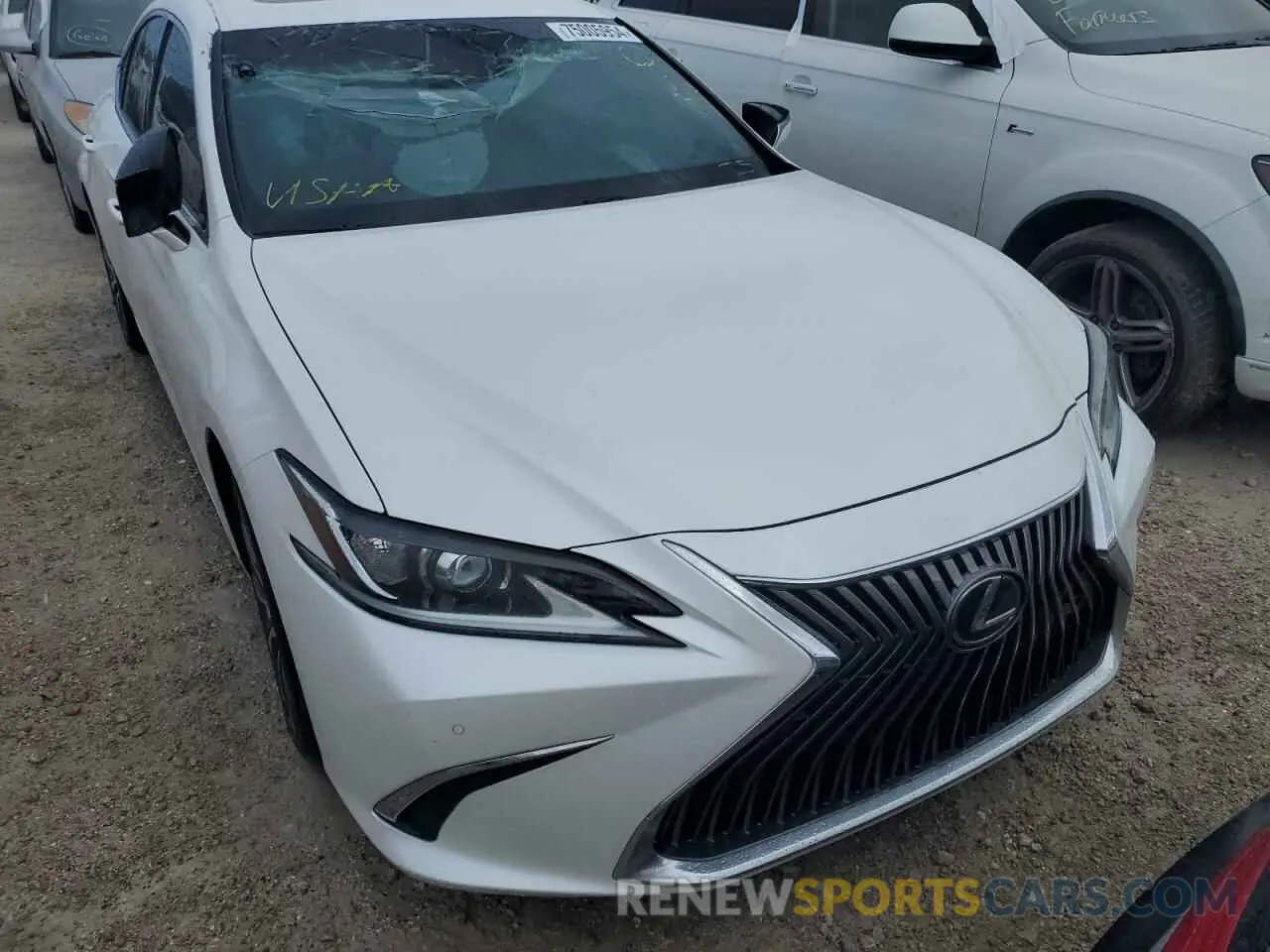 5 Photograph of a damaged car 58ABZ1B16KU031182 LEXUS ES350 2019
