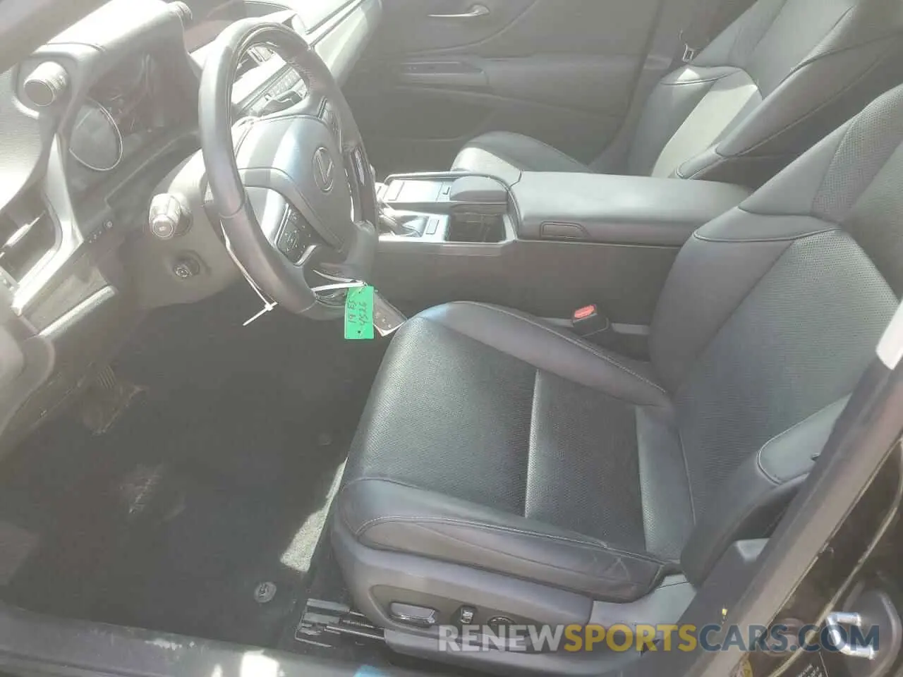 7 Photograph of a damaged car 58ABZ1B16KU034521 LEXUS ES350 2019