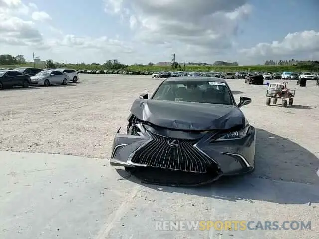 10 Photograph of a damaged car 58ABZ1B16KU038732 LEXUS ES350 2019