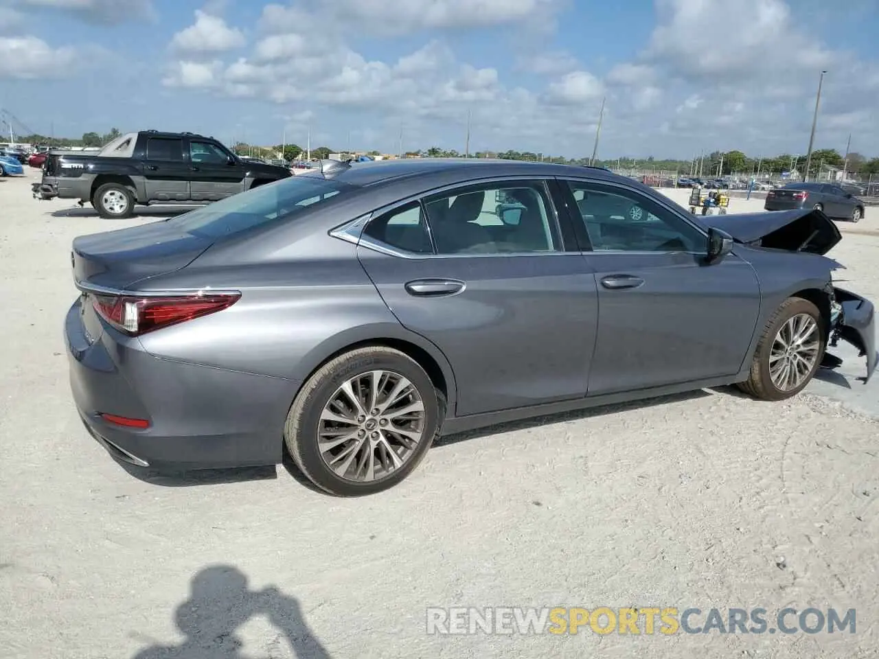3 Photograph of a damaged car 58ABZ1B16KU038732 LEXUS ES350 2019