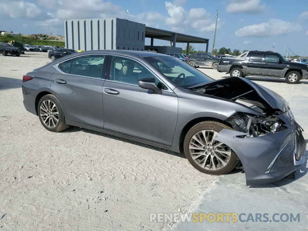4 Photograph of a damaged car 58ABZ1B16KU038732 LEXUS ES350 2019