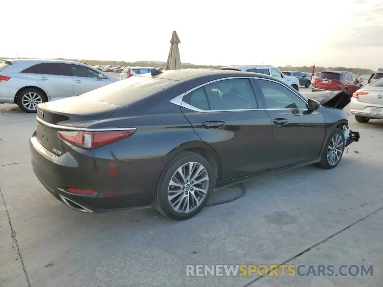 3 Photograph of a damaged car 58ABZ1B16KU039167 LEXUS ES350 2019