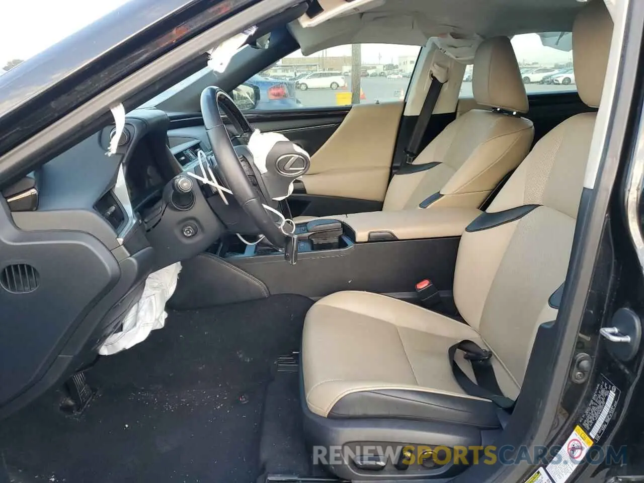 7 Photograph of a damaged car 58ABZ1B16KU039167 LEXUS ES350 2019