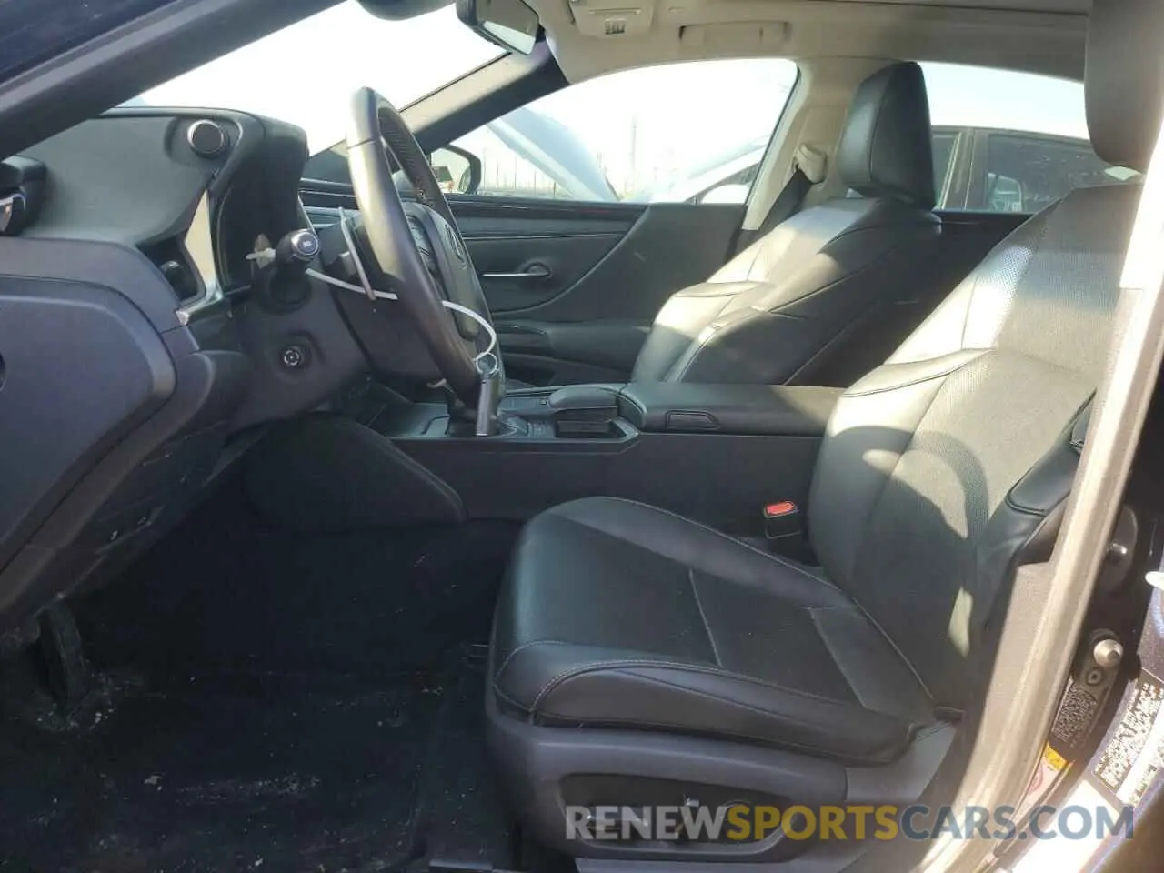 7 Photograph of a damaged car 58ABZ1B16KU039248 LEXUS ES350 2019