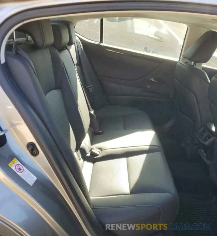 10 Photograph of a damaged car 58ABZ1B16KU040402 LEXUS ES350 2019