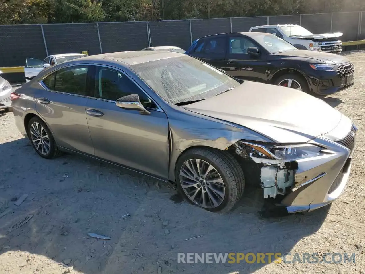 4 Photograph of a damaged car 58ABZ1B16KU040402 LEXUS ES350 2019