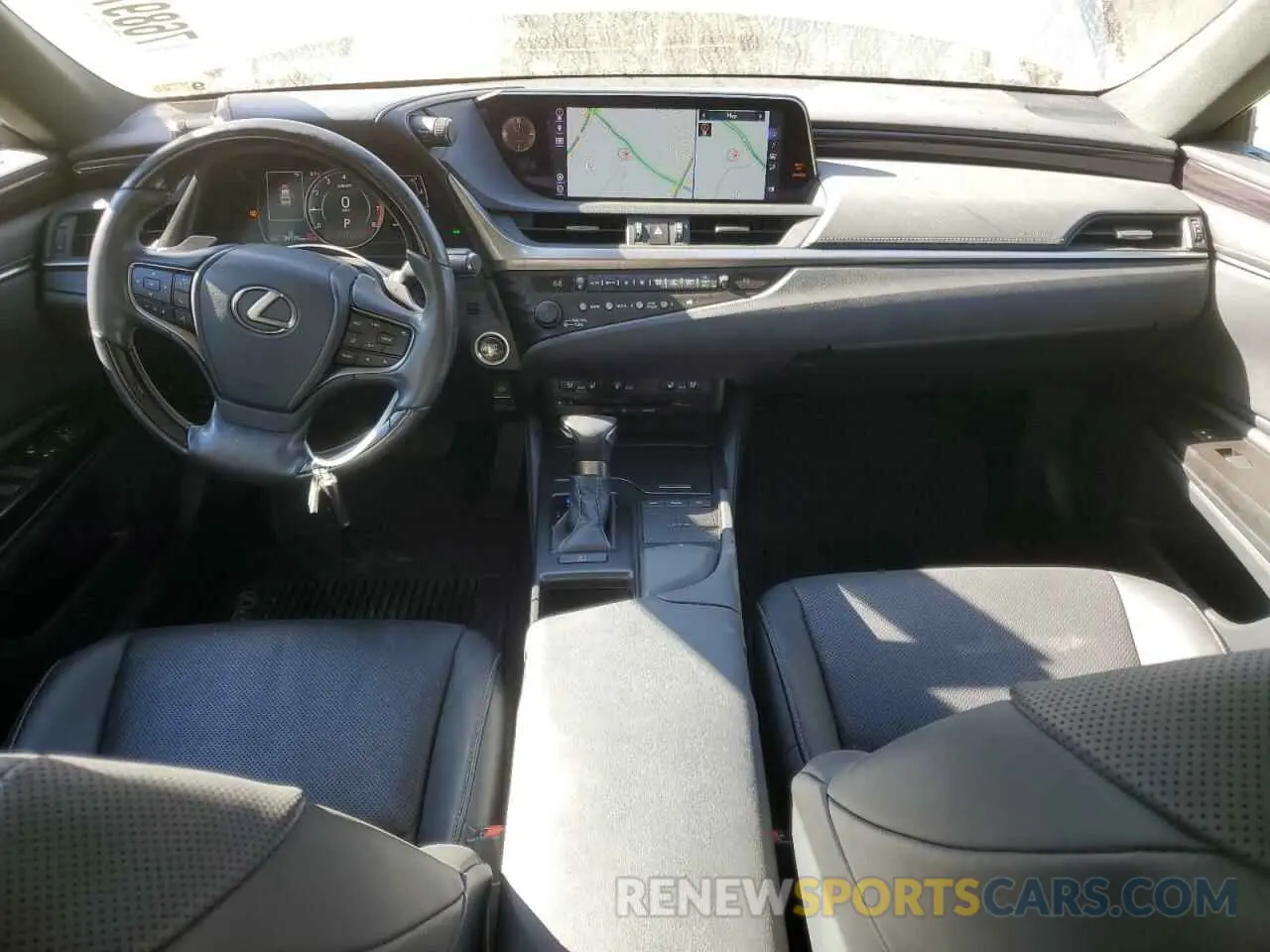 8 Photograph of a damaged car 58ABZ1B16KU040402 LEXUS ES350 2019