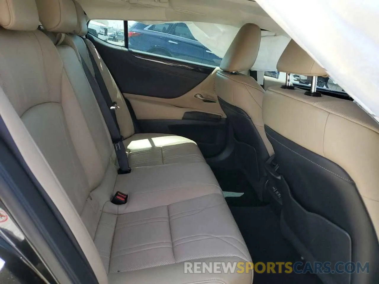 10 Photograph of a damaged car 58ABZ1B17KU002161 LEXUS ES350 2019