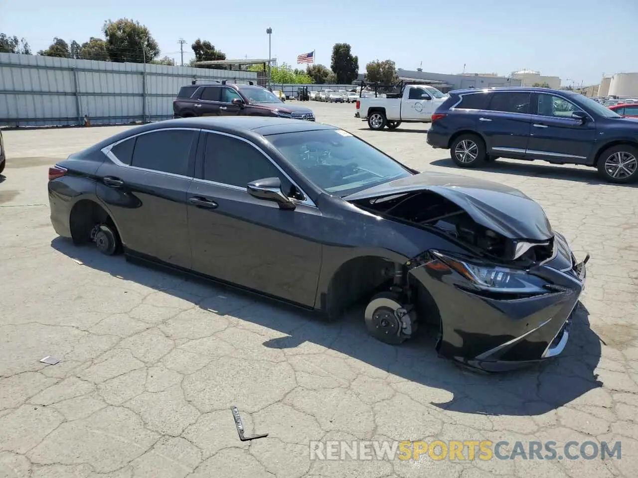 4 Photograph of a damaged car 58ABZ1B17KU002161 LEXUS ES350 2019