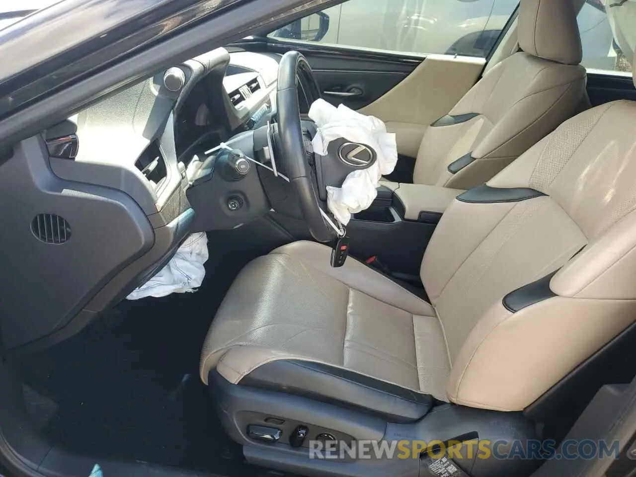 7 Photograph of a damaged car 58ABZ1B17KU002161 LEXUS ES350 2019