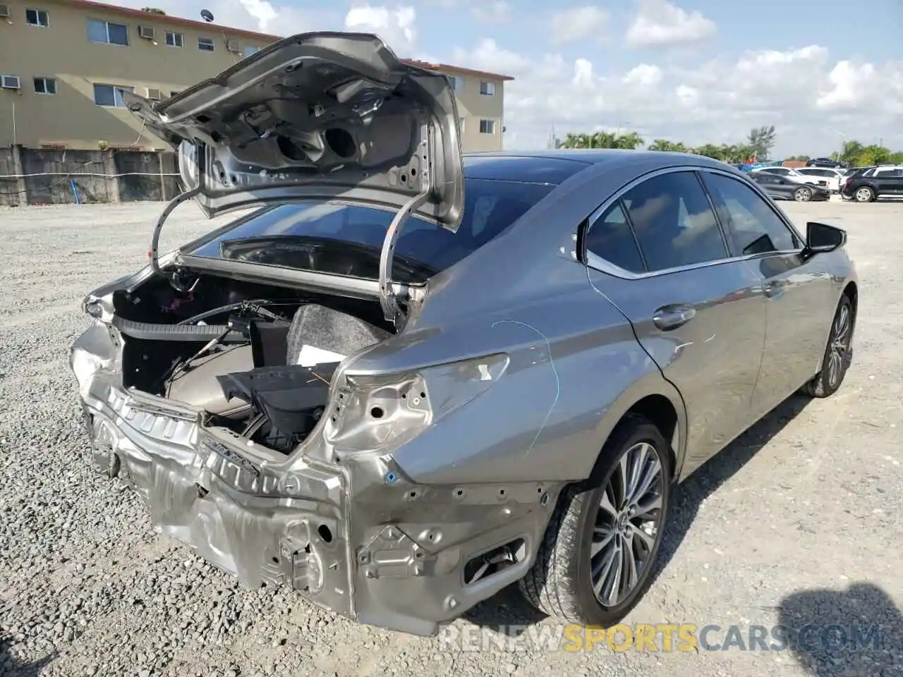 4 Photograph of a damaged car 58ABZ1B17KU003701 LEXUS ES350 2019