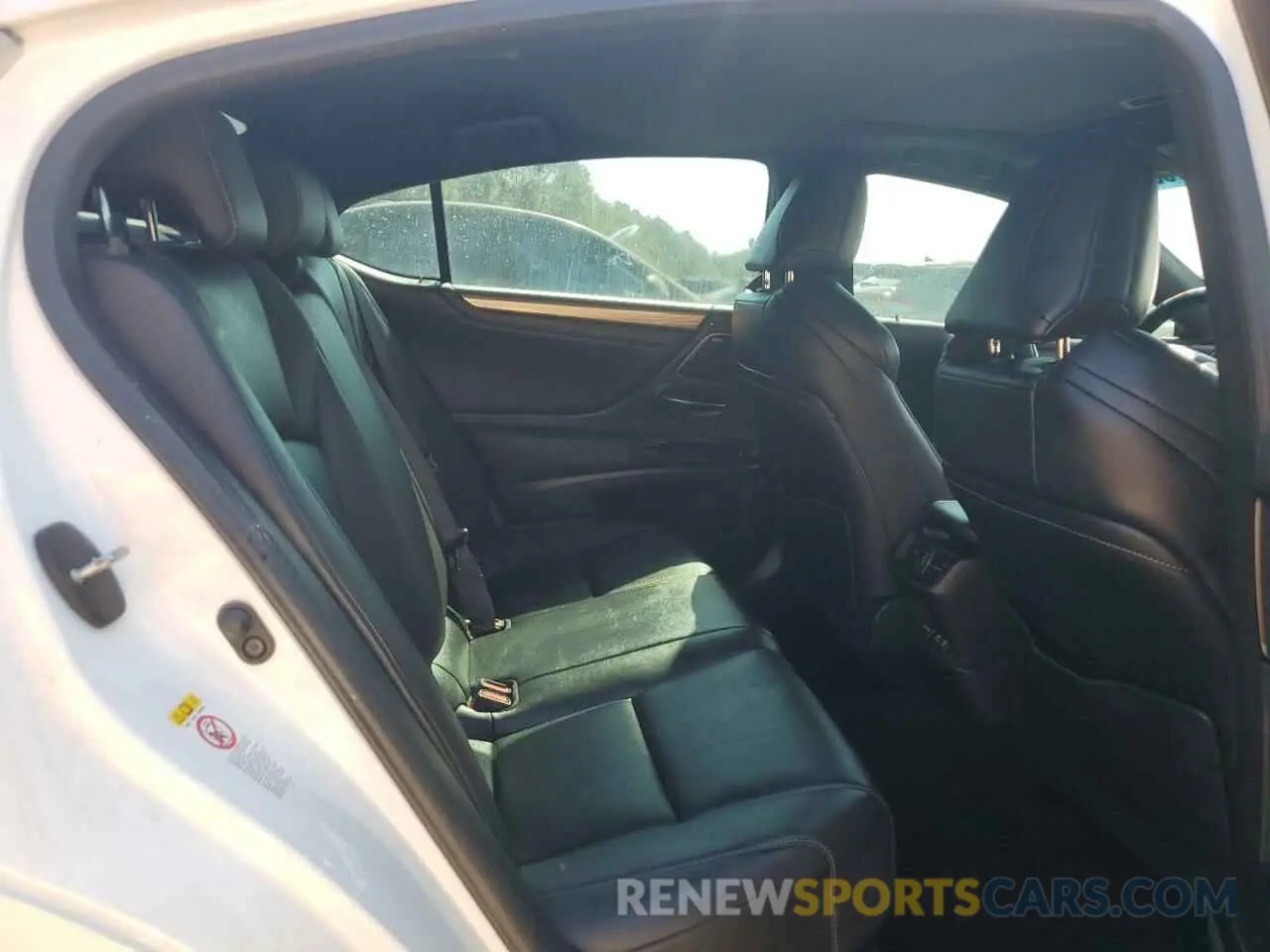 10 Photograph of a damaged car 58ABZ1B17KU006243 LEXUS ES350 2019