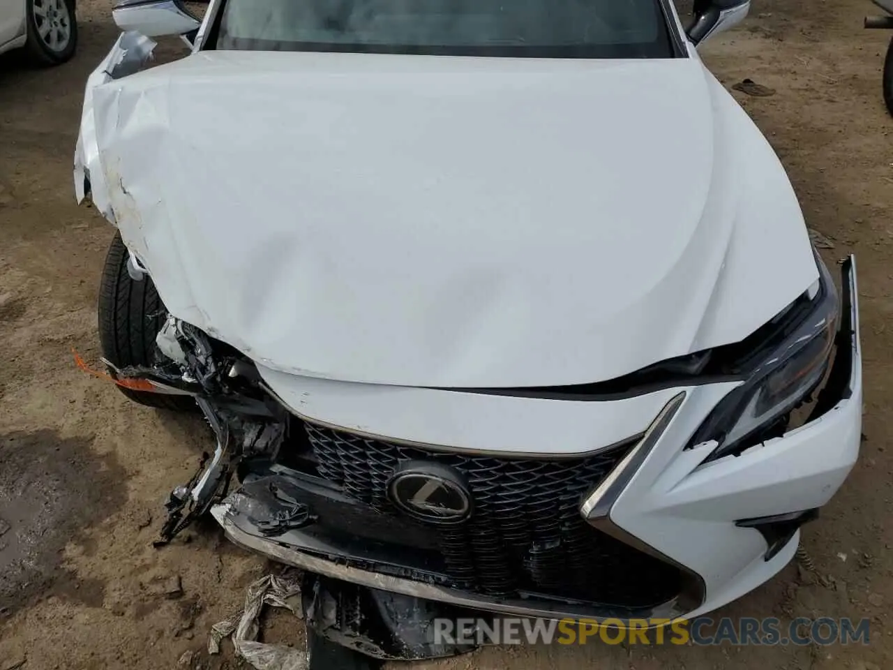 11 Photograph of a damaged car 58ABZ1B17KU007408 LEXUS ES350 2019