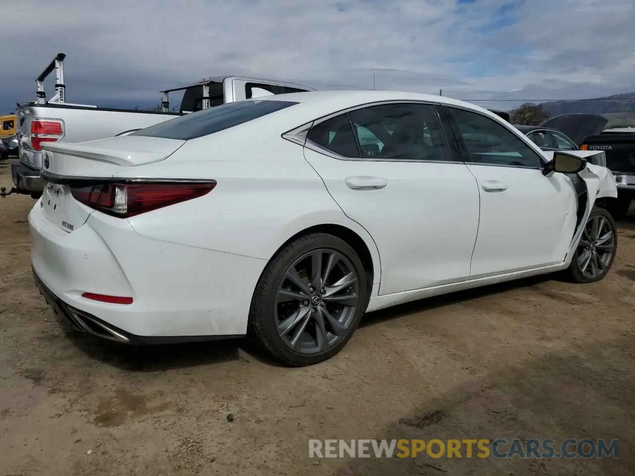 3 Photograph of a damaged car 58ABZ1B17KU007408 LEXUS ES350 2019