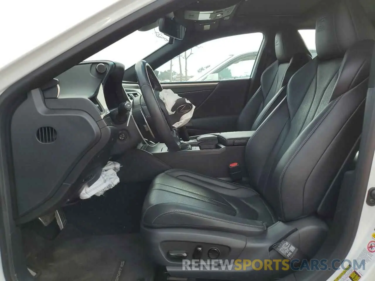 7 Photograph of a damaged car 58ABZ1B17KU007408 LEXUS ES350 2019