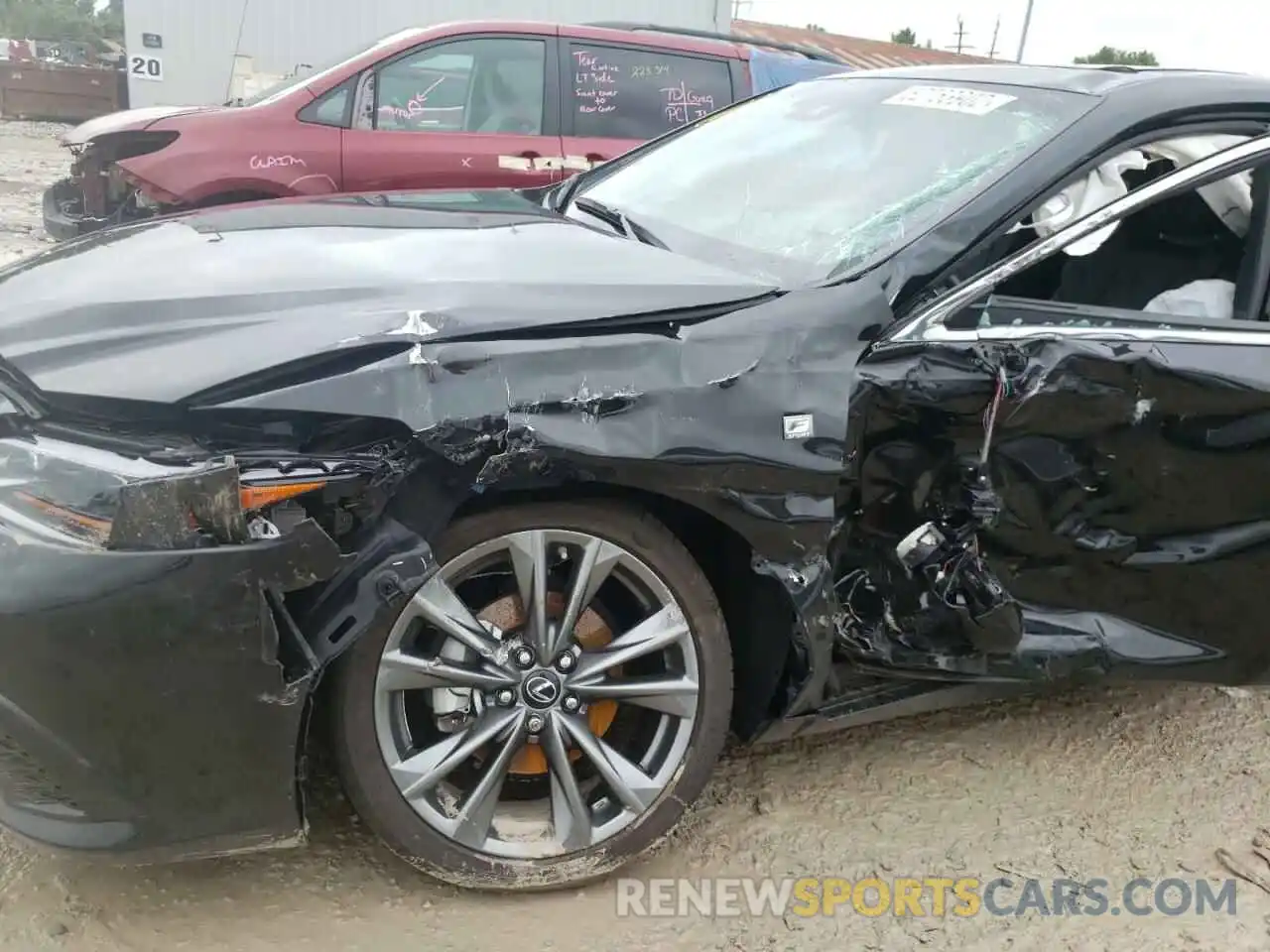 9 Photograph of a damaged car 58ABZ1B17KU007912 LEXUS ES350 2019