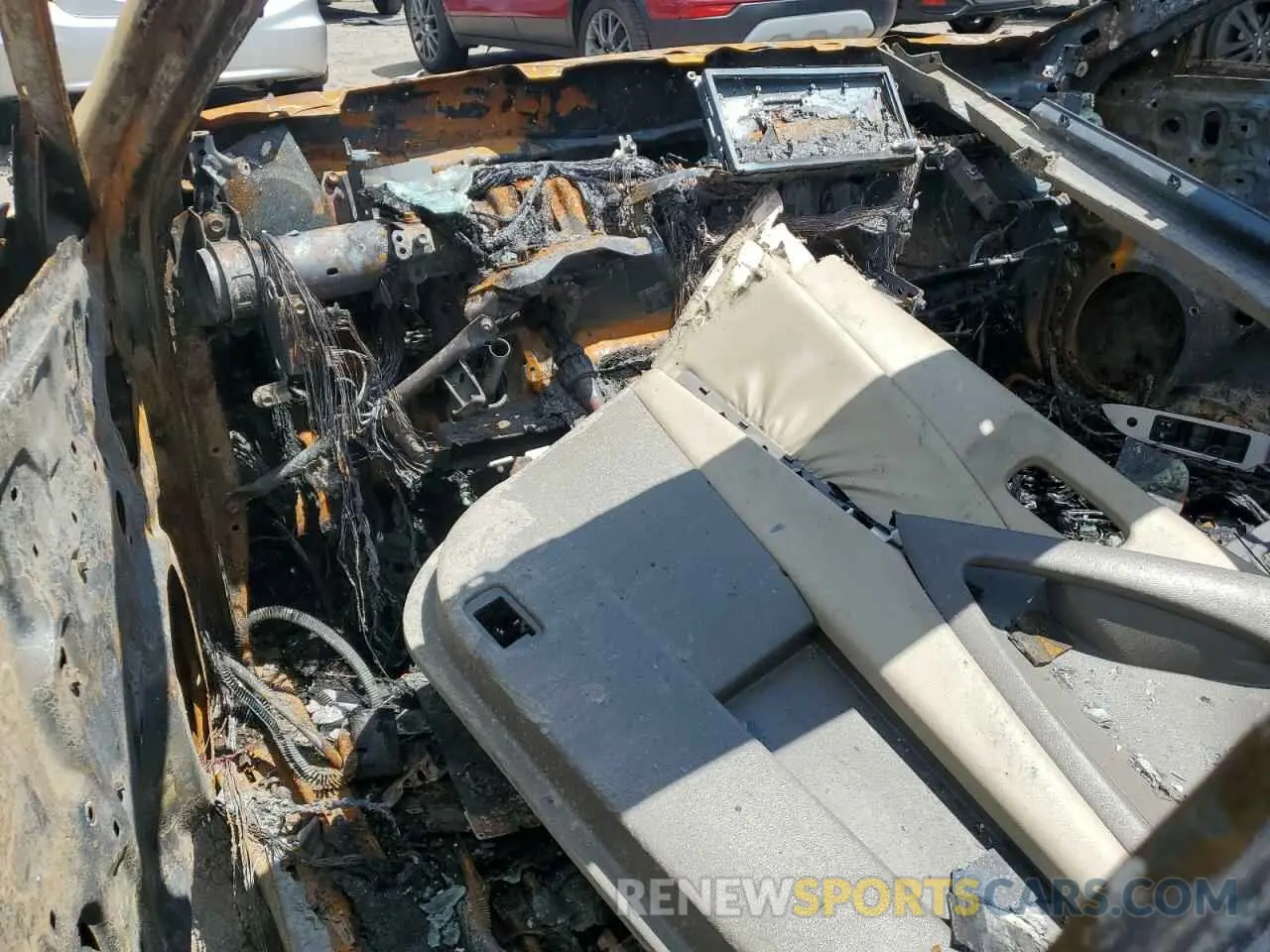 8 Photograph of a damaged car 58ABZ1B17KU032227 LEXUS ES350 2019