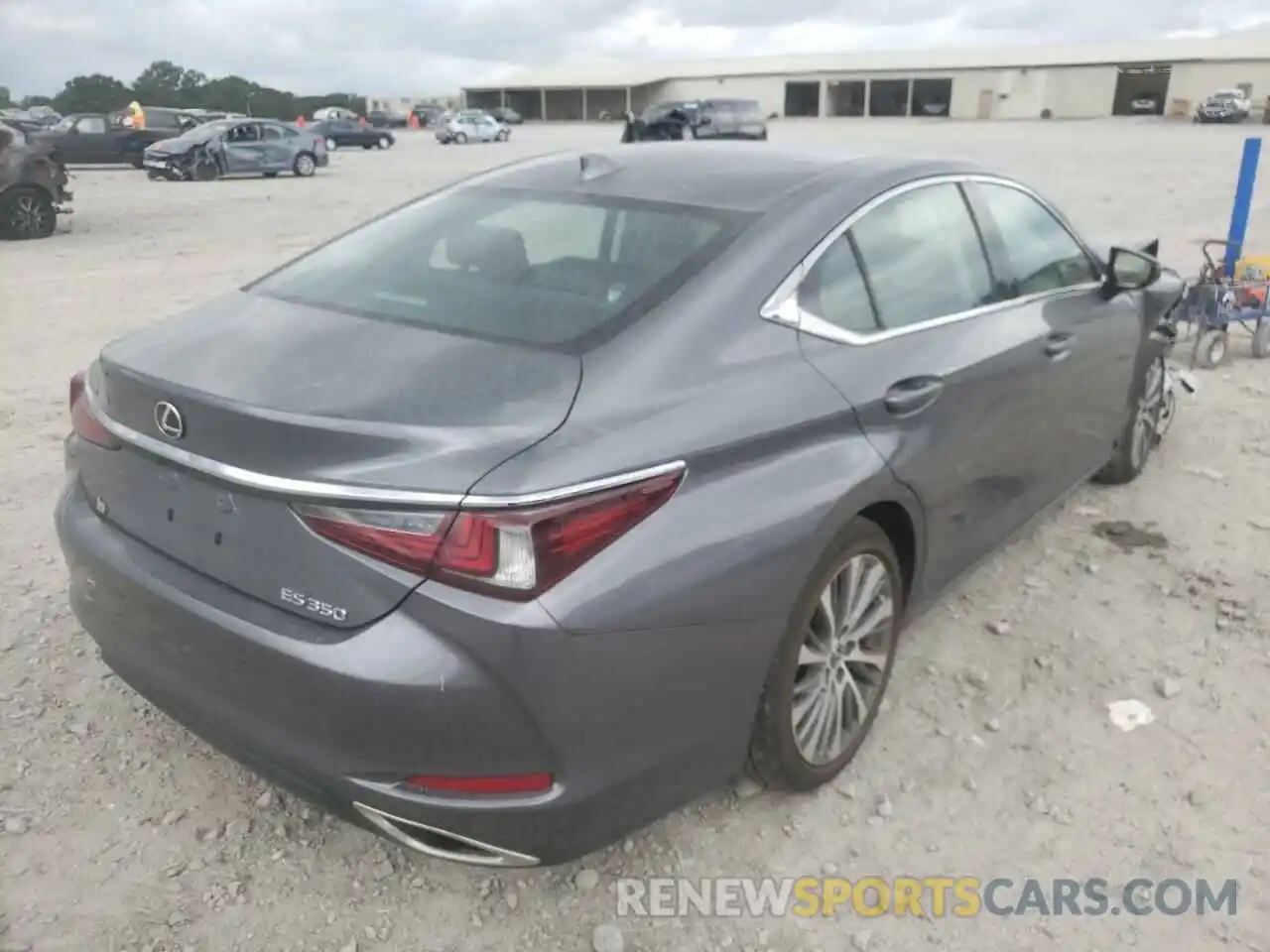 4 Photograph of a damaged car 58ABZ1B17KU038982 LEXUS ES350 2019