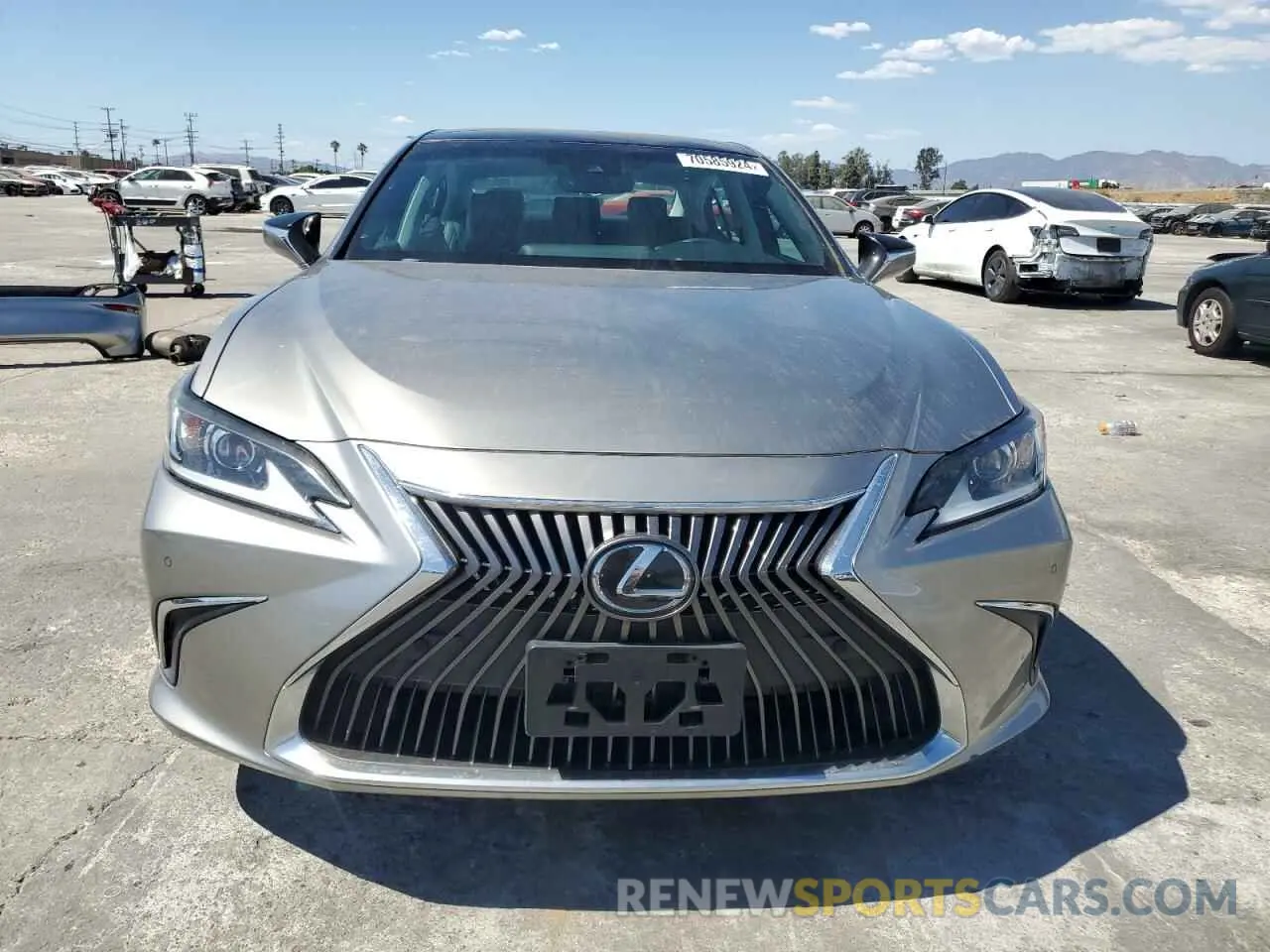 5 Photograph of a damaged car 58ABZ1B17KU039291 LEXUS ES350 2019