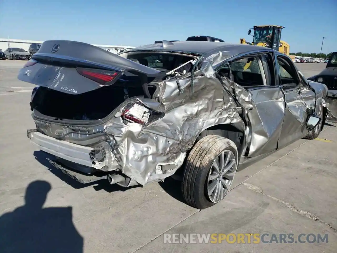 4 Photograph of a damaged car 58ABZ1B17KU044006 LEXUS ES350 2019