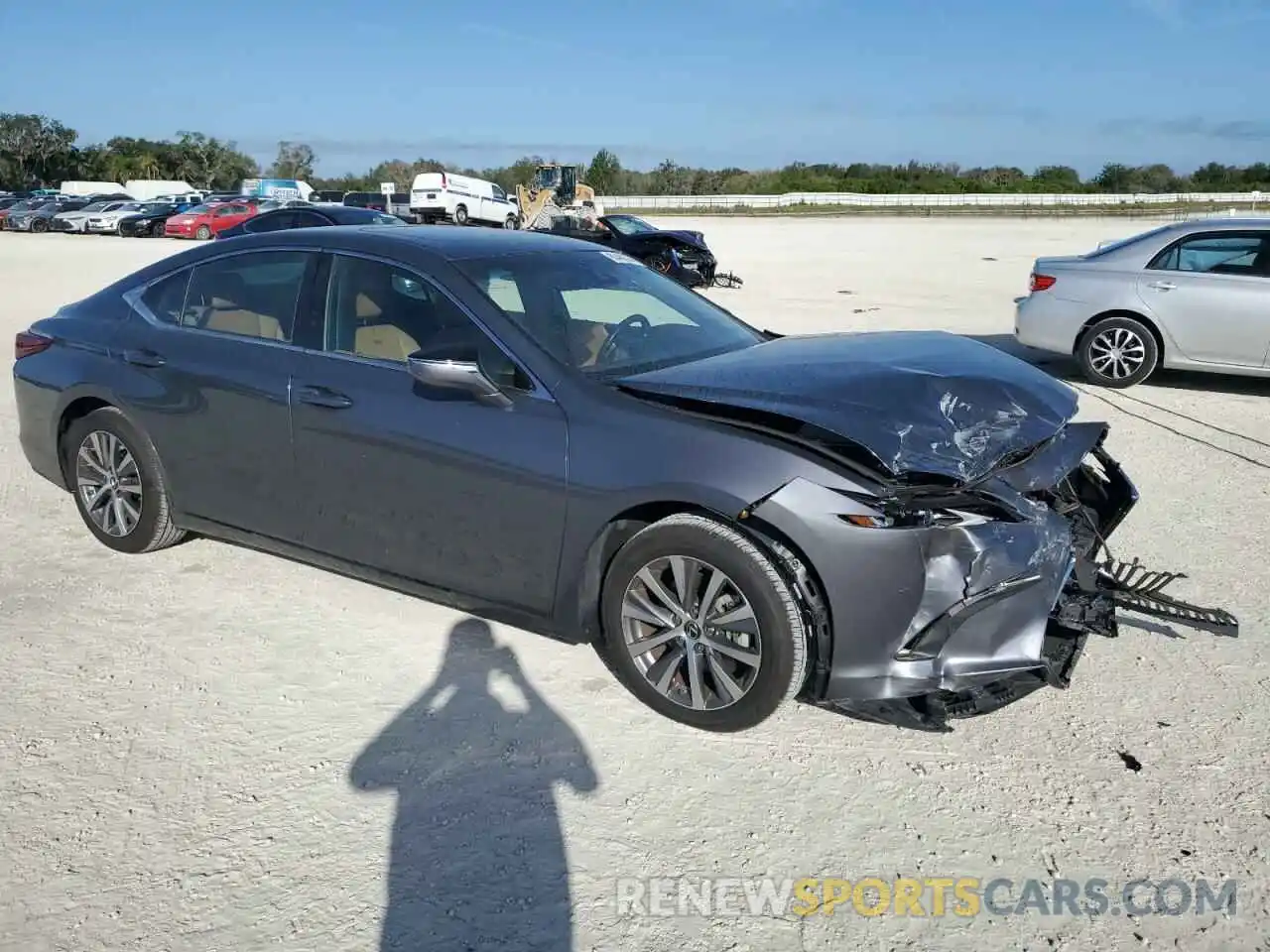 4 Photograph of a damaged car 58ABZ1B17KU046502 LEXUS ES350 2019