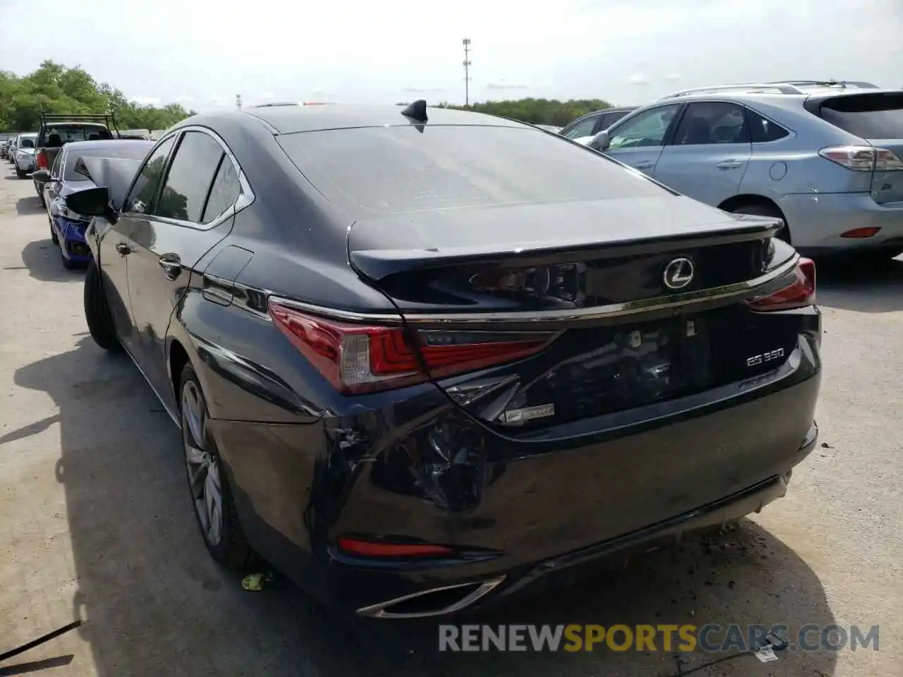 3 Photograph of a damaged car 58ABZ1B18KU007661 LEXUS ES350 2019