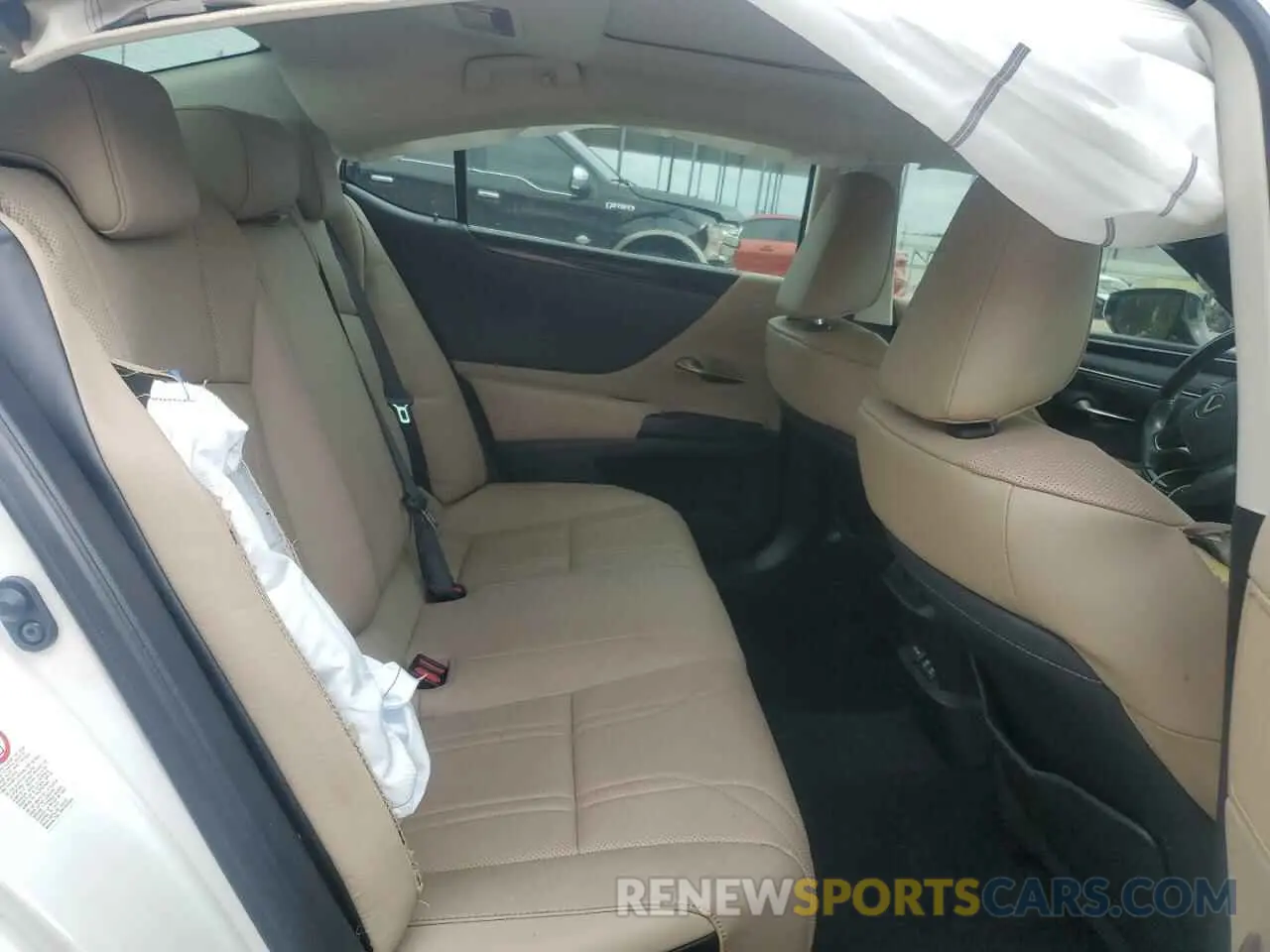 10 Photograph of a damaged car 58ABZ1B18KU007790 LEXUS ES350 2019