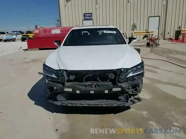 14 Photograph of a damaged car 58ABZ1B18KU011919 LEXUS ES350 2019