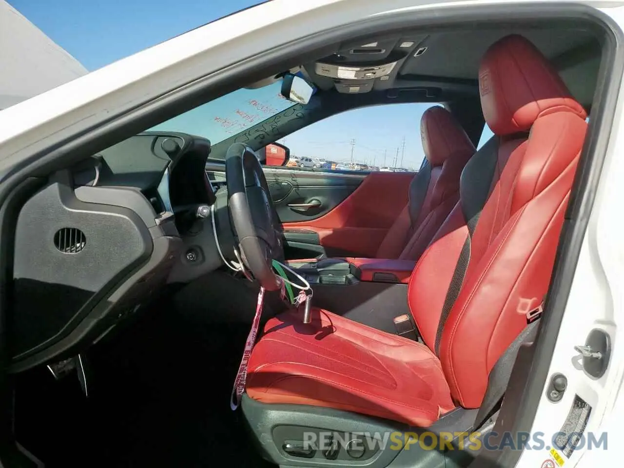 7 Photograph of a damaged car 58ABZ1B18KU011919 LEXUS ES350 2019