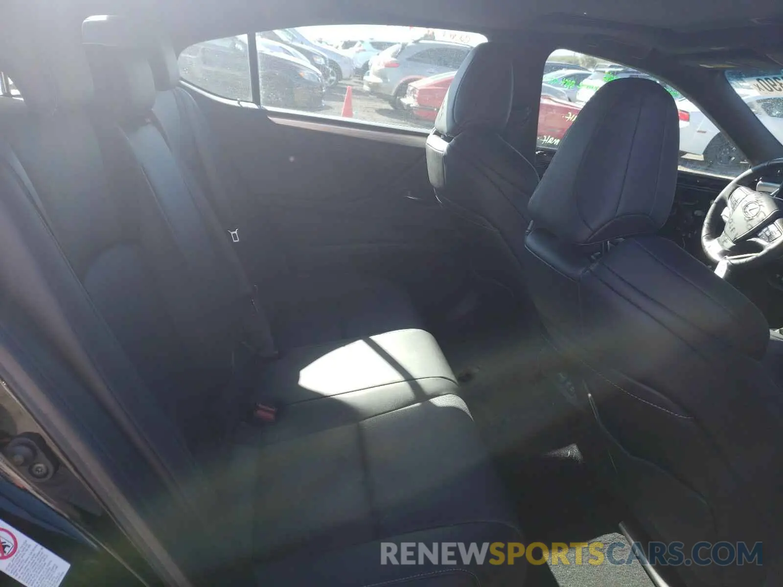 6 Photograph of a damaged car 58ABZ1B18KU015341 LEXUS ES350 2019