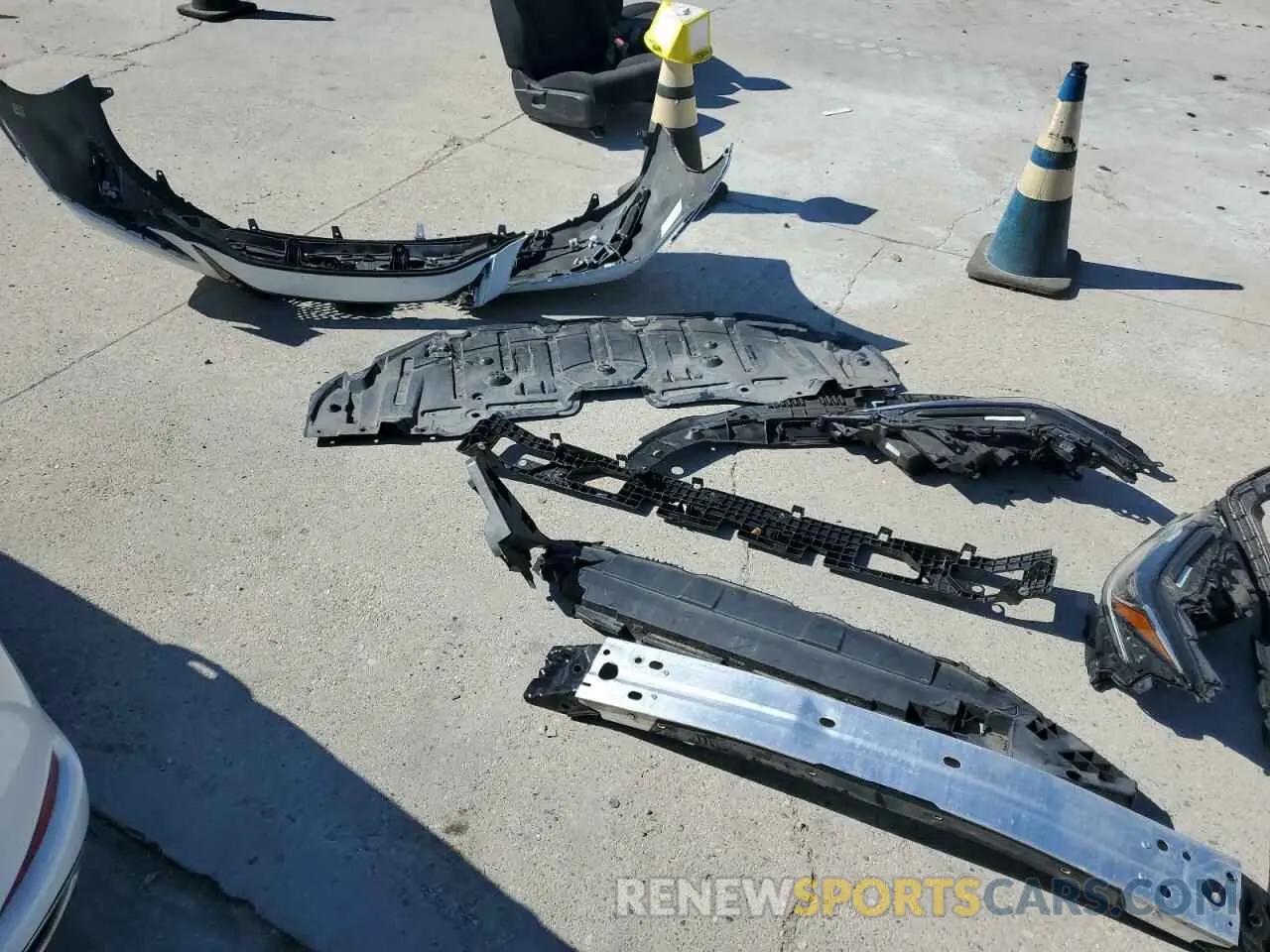 12 Photograph of a damaged car 58ABZ1B18KU017980 LEXUS ES350 2019