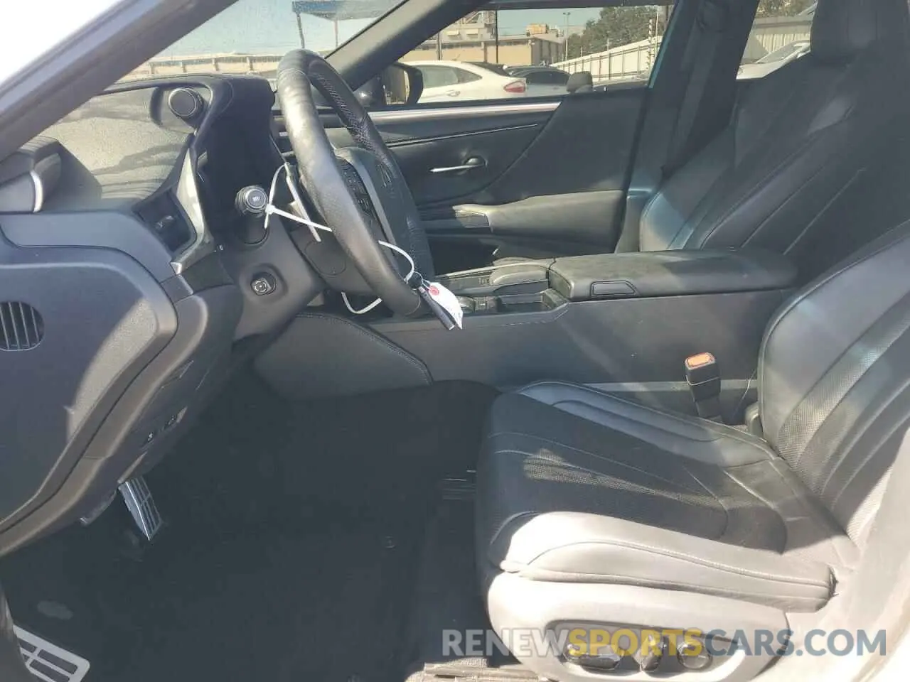 7 Photograph of a damaged car 58ABZ1B18KU017980 LEXUS ES350 2019