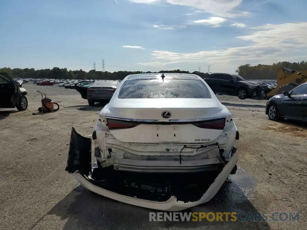 6 Photograph of a damaged car 58ABZ1B18KU020149 LEXUS ES350 2019