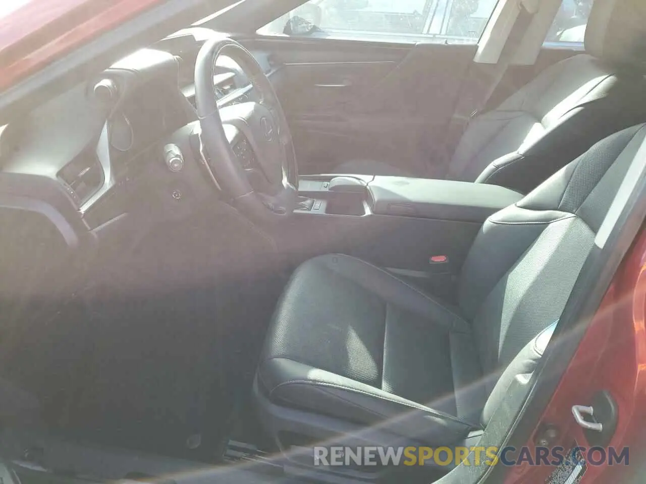 7 Photograph of a damaged car 58ABZ1B18KU025688 LEXUS ES350 2019