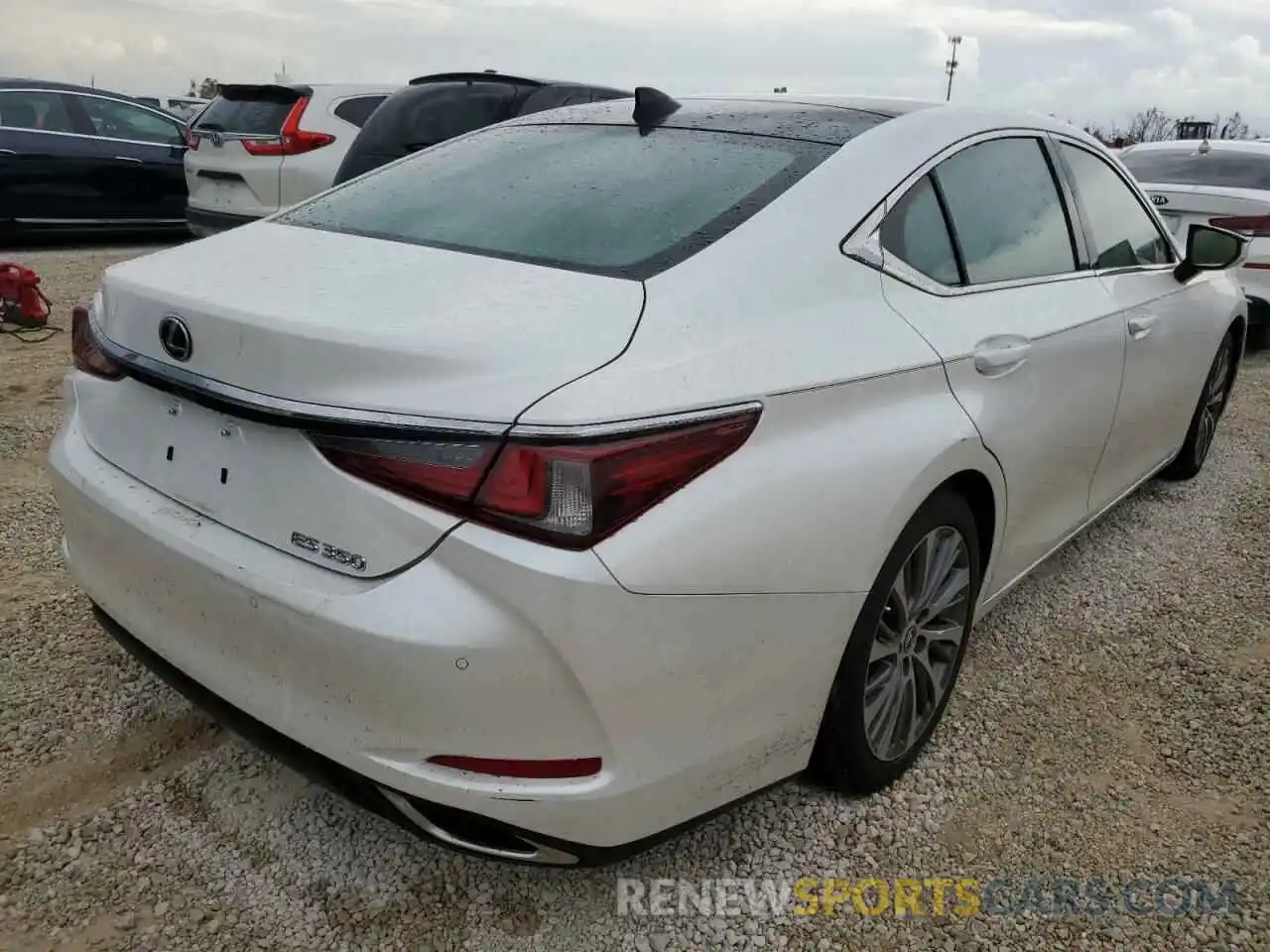 4 Photograph of a damaged car 58ABZ1B18KU025951 LEXUS ES350 2019