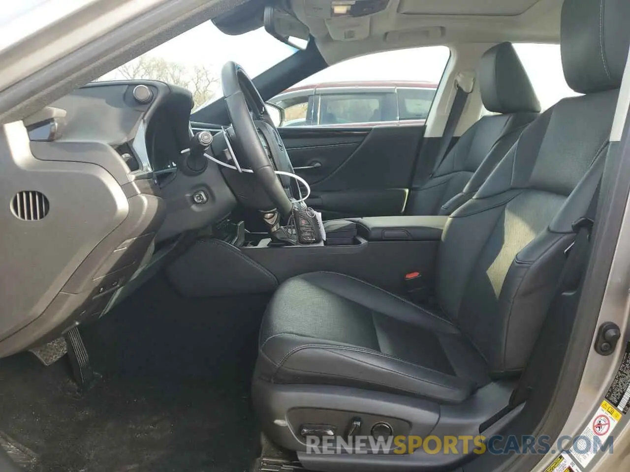 7 Photograph of a damaged car 58ABZ1B18KU027781 LEXUS ES350 2019