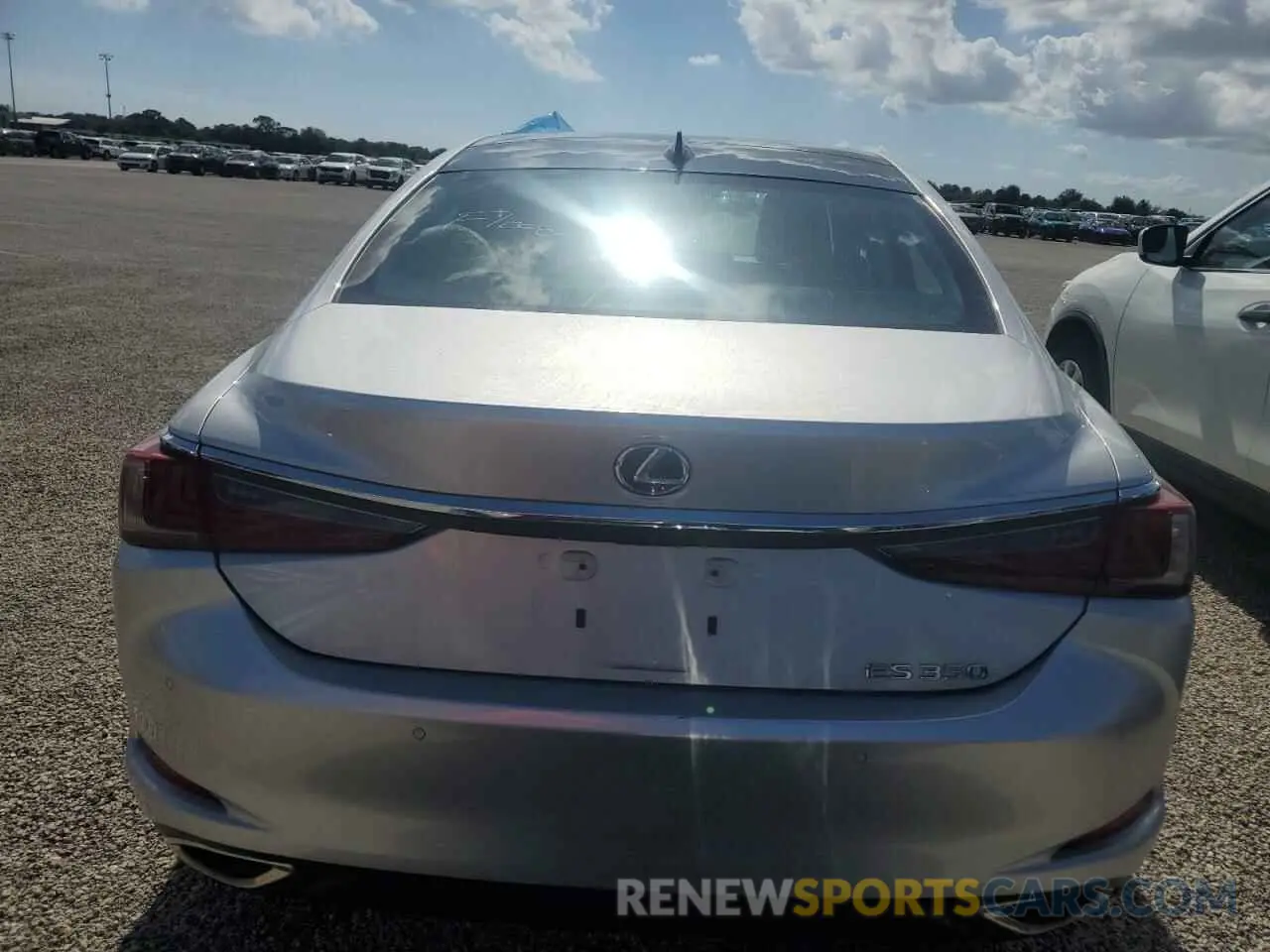 6 Photograph of a damaged car 58ABZ1B18KU034309 LEXUS ES350 2019