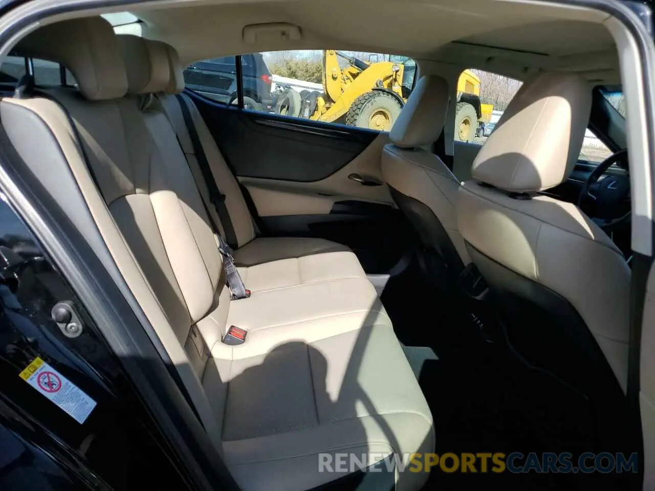 10 Photograph of a damaged car 58ABZ1B18KU043267 LEXUS ES350 2019