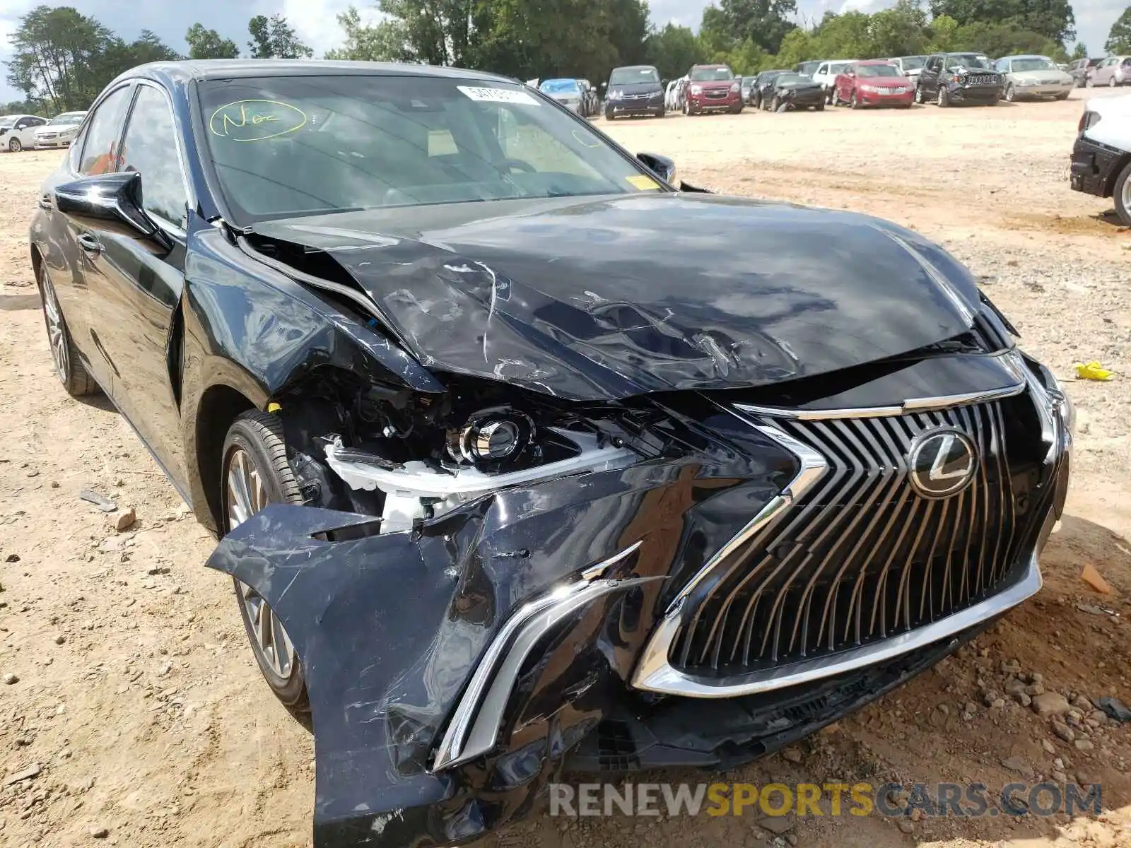 1 Photograph of a damaged car 58ABZ1B18KU045889 LEXUS ES350 2019